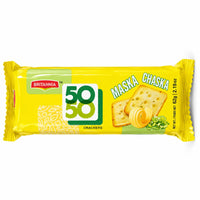 Front of Britannia 50-50 Maska Chaska 62g cracker packet